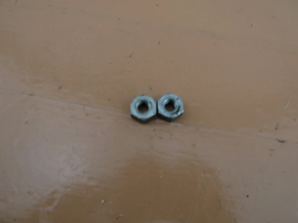 Tuerca de barra para motosierra Homelite Z3300 OEM Foto 3 de 4