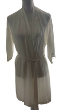 Maidenform Women  s Size Medium Short White Robe 3D floral trim Belt Tie