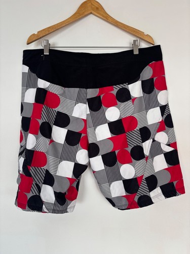 Reebok 2012 Men's Board Shorts Red Black Grey Size XL Polyester - Picture 4 of 11