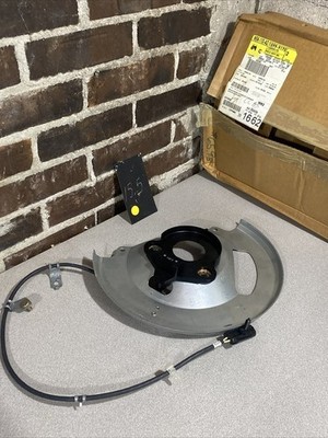 Chevrolet 15999175Shield Assembly Front Brake Flange Plate 9953 with sensor. New