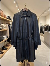 Gabardina larga Kenneth Cole de cuero negra con cinturón cremallera K2821-BLK talla M