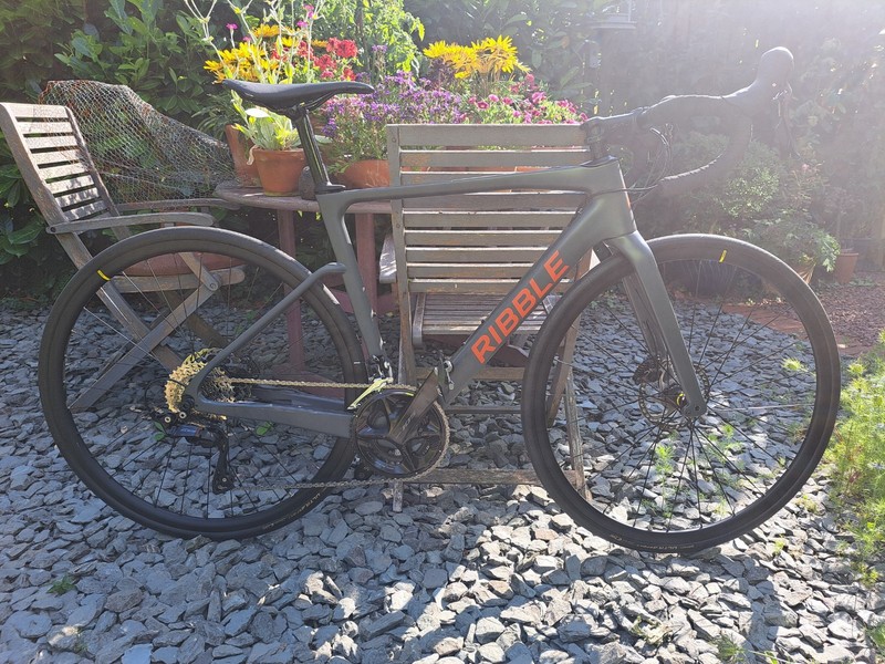 Ribble Endurance Sport SL e carbon road bike, medium frame