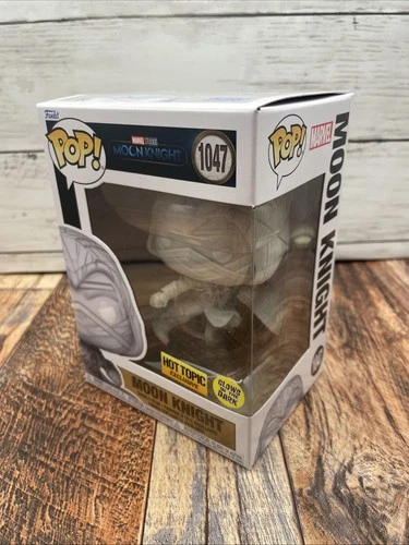 Funko Pop! Vinyl: Marvel - Moon Knight (Glows in the Dark) - Hot Topic (HT)...