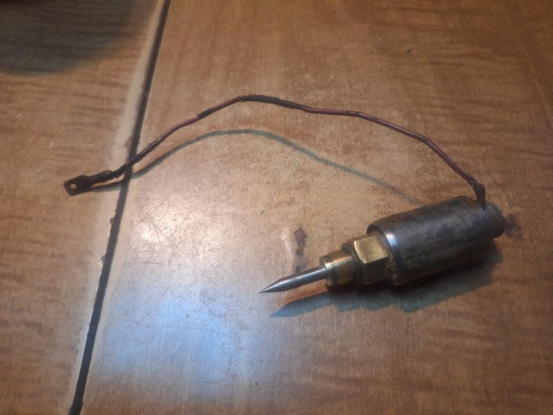 IH Carburetor, 656,706,460,560 Fuel Solenoid 71425c92
