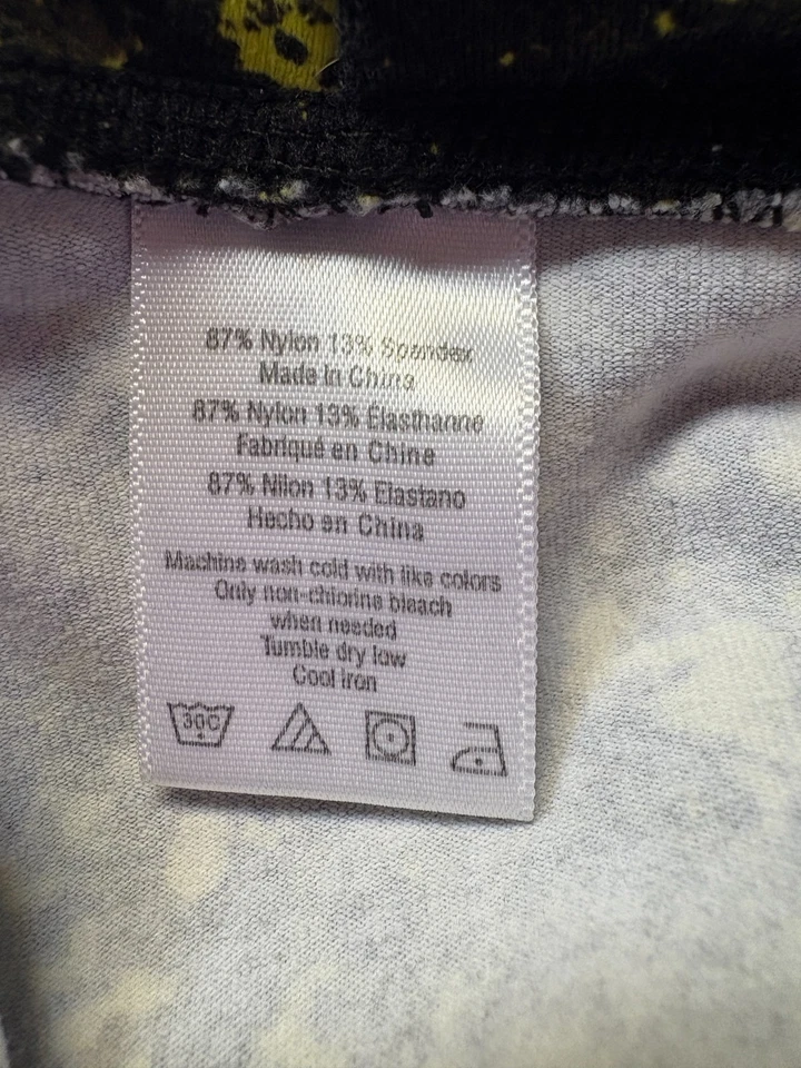 Leggings Capri Alo Negro y Amarillo Aerógrafo Salpicados Talla M Foto 4 de 4