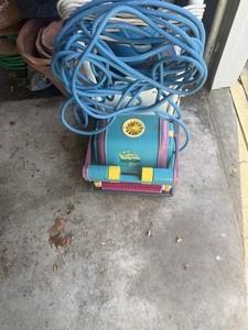 Dolphin Diagnostic Advantage Pool Cleaner