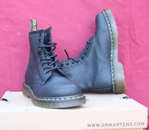 dr martens 1460 black 39