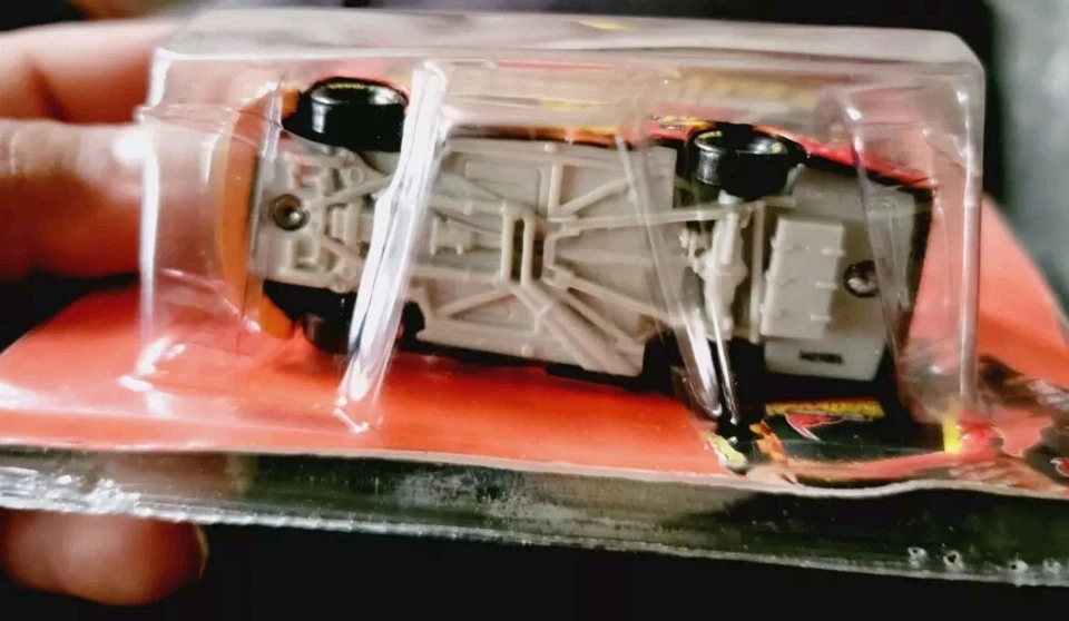 Tornados Ryan Newman súper raros 1/64 Foto 3 de 4