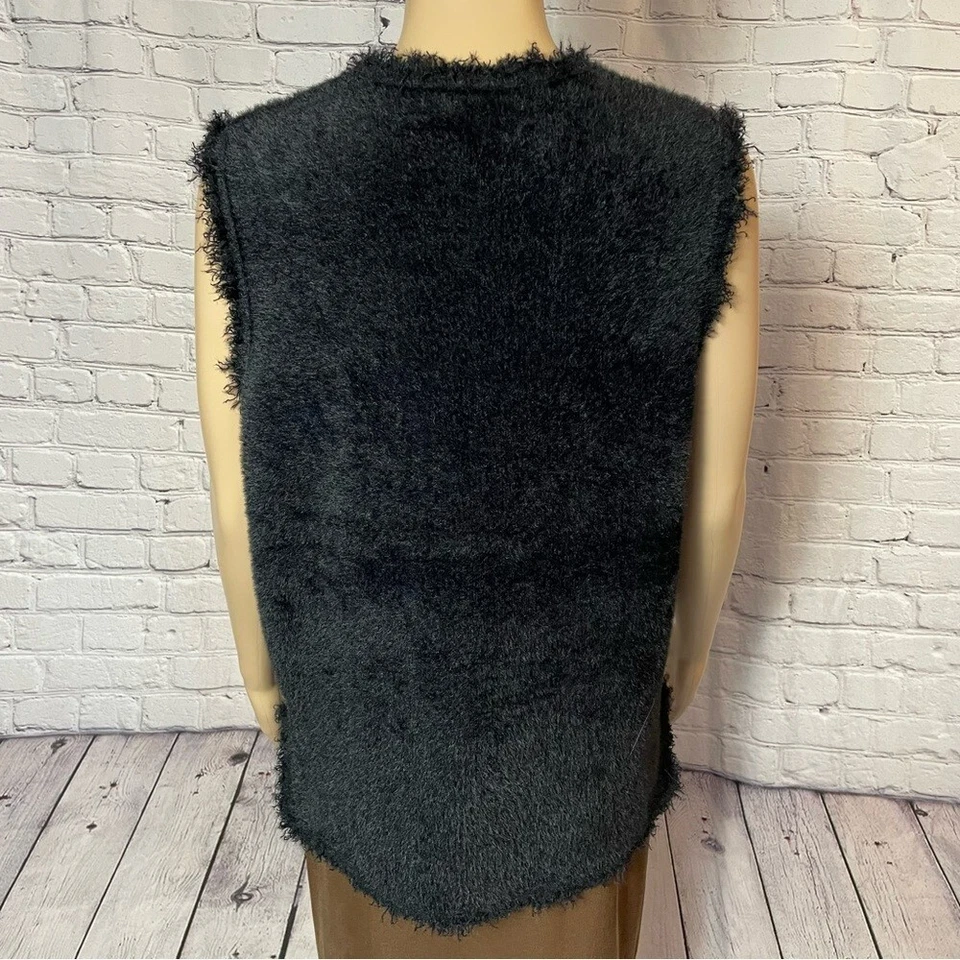 NWT New $138 Max Studio Fur Black Vest With Pockets Size M - Image 4 of 4