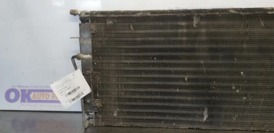 Cadillac Deville 1968 472 montaje de condensador de CA Foto 2 de 4