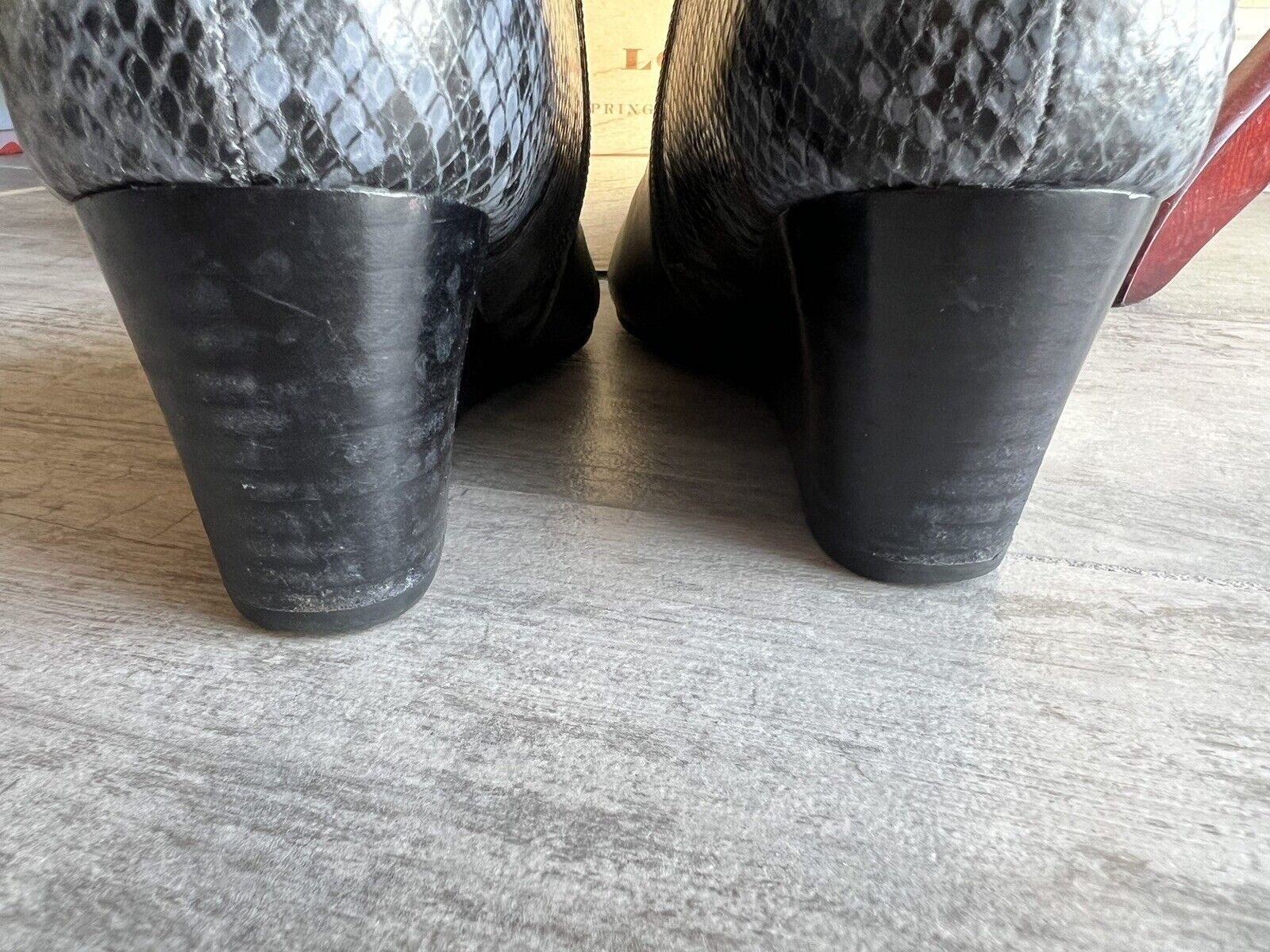 VIONIC Charcoal Gray Elevated Shasta Leather Snak… - image 9