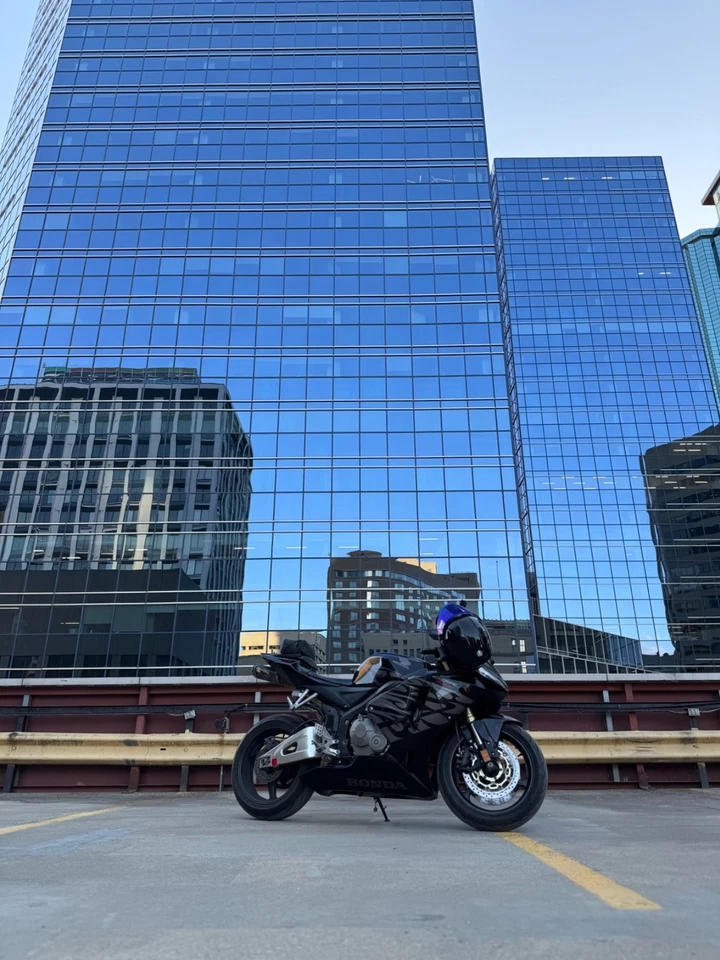 Honda: CBR - Image 4 of 4