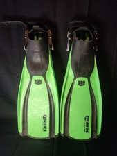 Mares Plana Avanti Open Heel Fins Adjustable Scuba Flippers Green Size Small