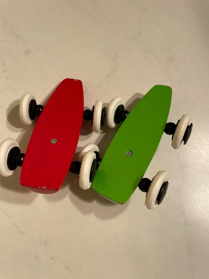 LOTE DE 2: EQUIPO DE CARRERAS BRIO F1 (Muy Raro en ROJO) Y VERDE Foto 2 de 3