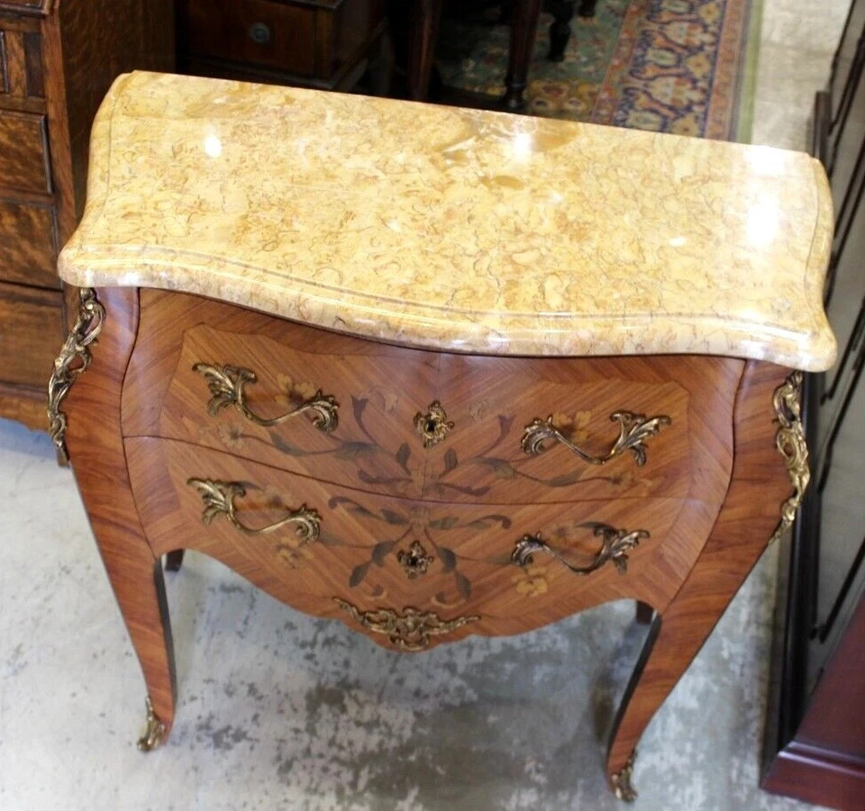 Французский антикварный комод Людовика XV с инкрустацией из мрамора | маленький комод с 2 ящиками - Изображение 3 из 4