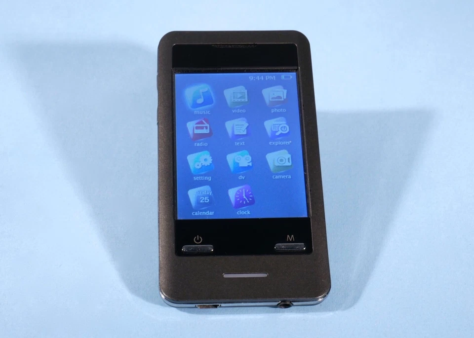 Coby MP828-8G 8GB 2.8 Inch Video MP3 Player With FM Radio * Fully Working - Image 3 of 4