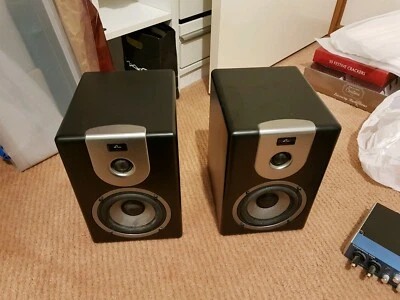 powered speakers gumtree