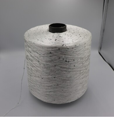 Weiße Konen ca. 1,25Kg PaillettenGarn mit Pailetten in Silber 100g/680m Wolle