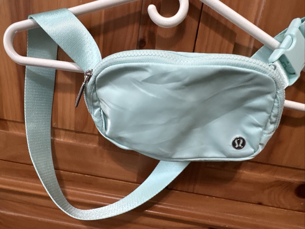 lululemon 1L mint green belt bag for hands-free convenience