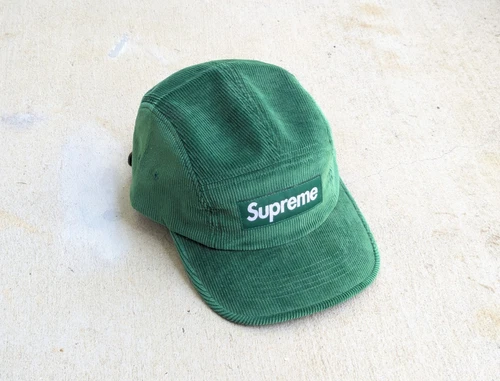 Casquette de camp en velours côtelé suprême verte 5 panneaux Loro Piana boîte BOGO logo sangle FW22