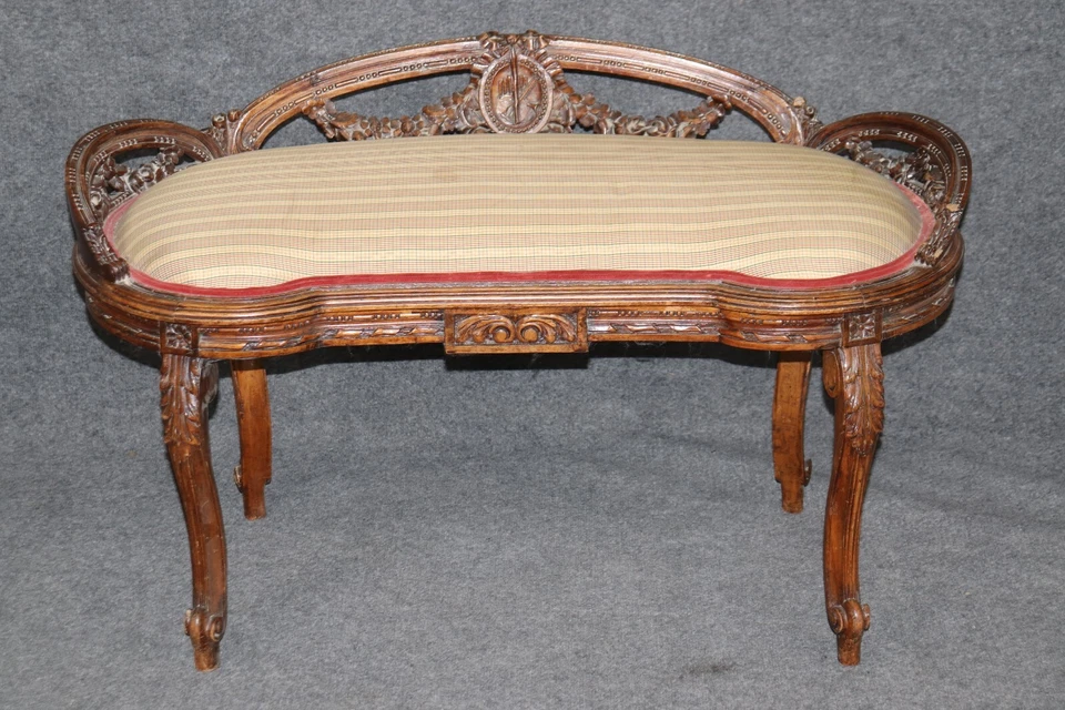 Napoleanic French Carved Walnut Louis XV Style Window Boudoir Bench Circa 1920 - Image 2 of 4