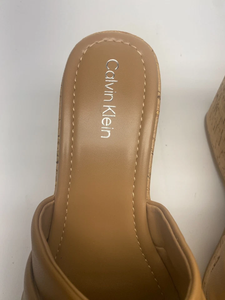 Sandalia de cuña natural mediana Heyla para mujer Calvin Klein talla 10 Foto 3 de 4