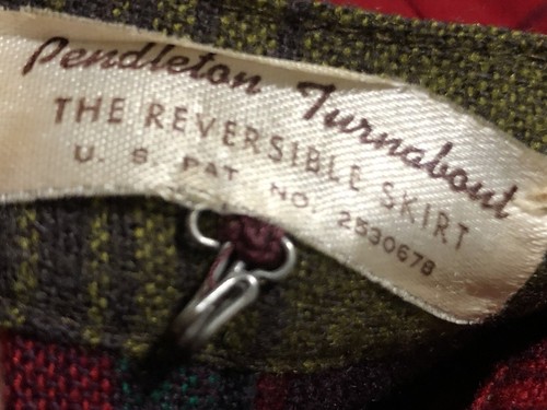 Vintage Pleated PENDLETON TURNABOUT Reversible Wool Skirt Plaid Christmas Red S - Picture 7 of 9