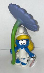 NEW Smurfette with Flower 20828 - Year 2021 Smurfs 2inch Figurine Plastic Figure