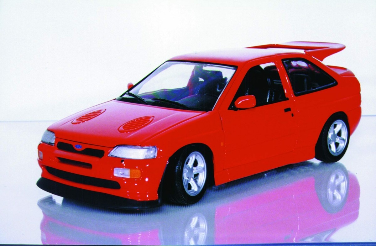 1:18 UT Models Ford Escort RS Cosworth blue, red, white | eBay