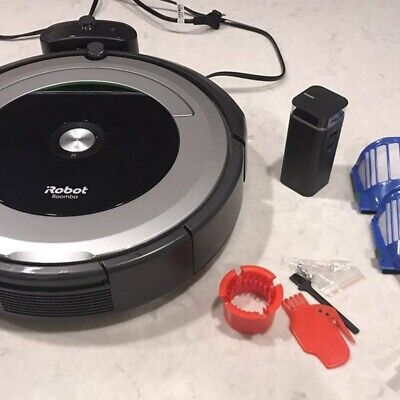 iRobot Roomba 690 Wi-Fi Connected Vacuuming Robot In Great Condition iRobot Roomba 690 Wi-Fi Connected Vacuuming Robot In Great Condition