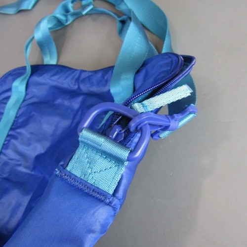Under Armour Tote Bag Crossbody Adjustable Strap Blue Gym Travel 14" x 17" - Picture 8 of 8