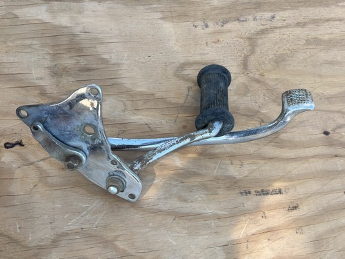Triumph 650 TR6 T120 LH estriba, pedal de freno y soporte - Imagen 9 de 15