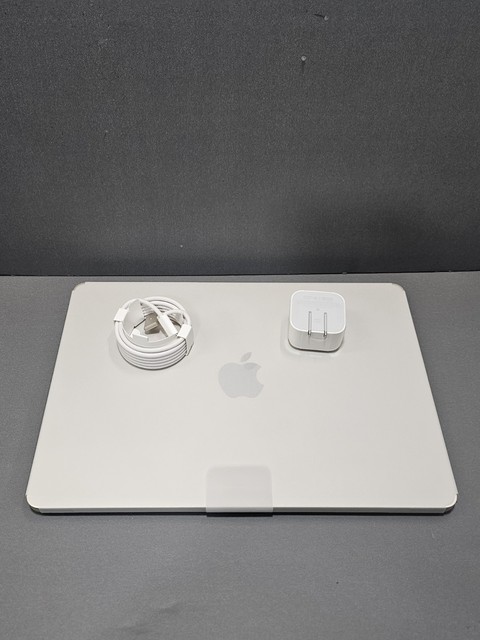 Apple MacBook Air M5 13.6-inch