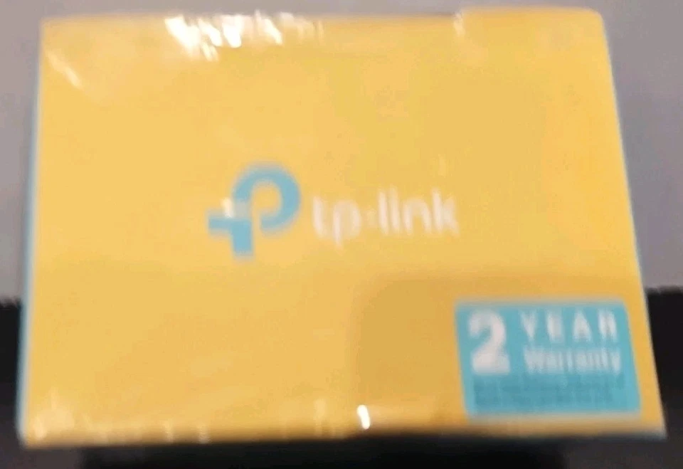 TP-LINK 8 Port Fast Ethernet 10/100Mbps Network Desktop Switch - TL-SF1008D - Image 4 of 4