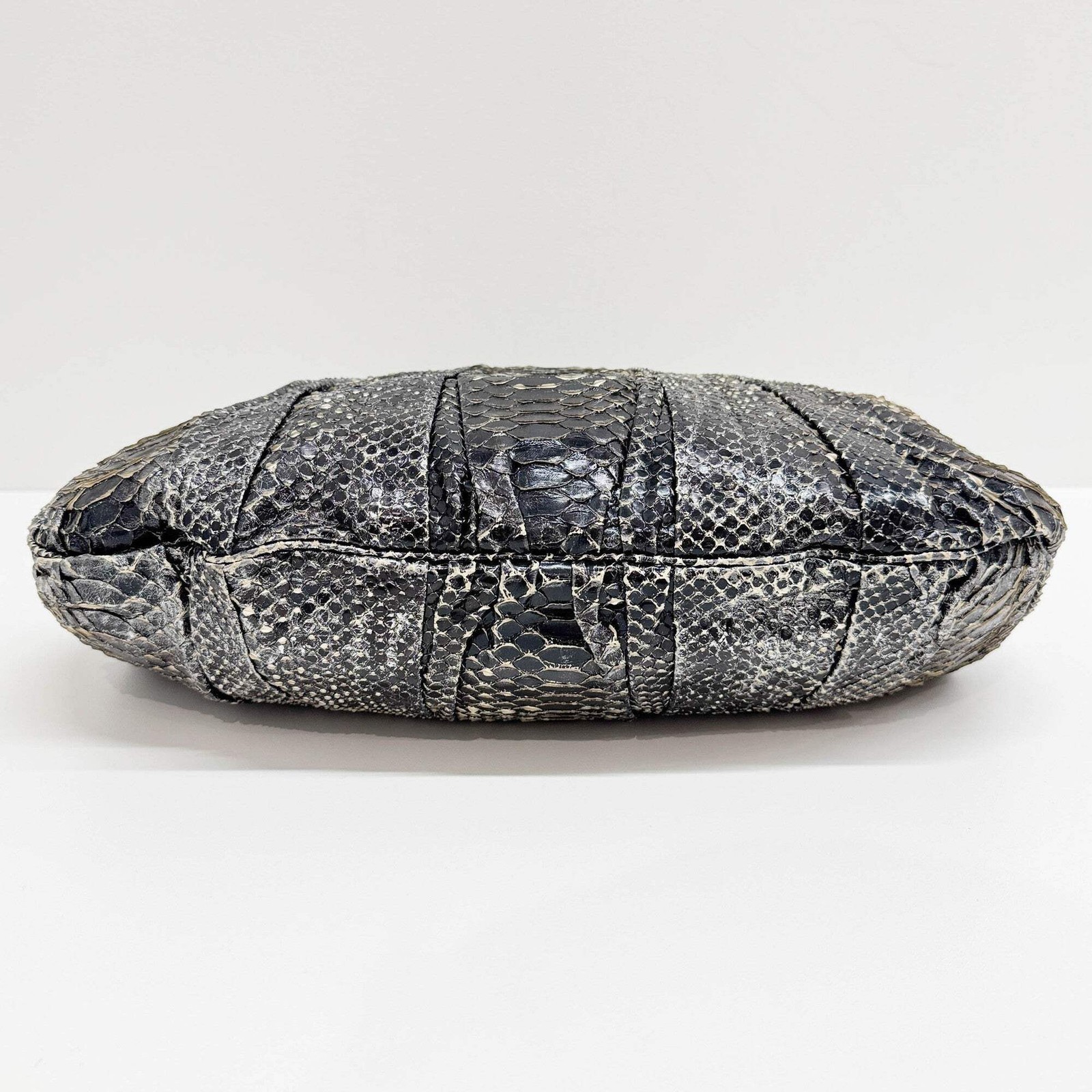 GUCCI Hysteria Black Python Embossed Leather Two … - image 8