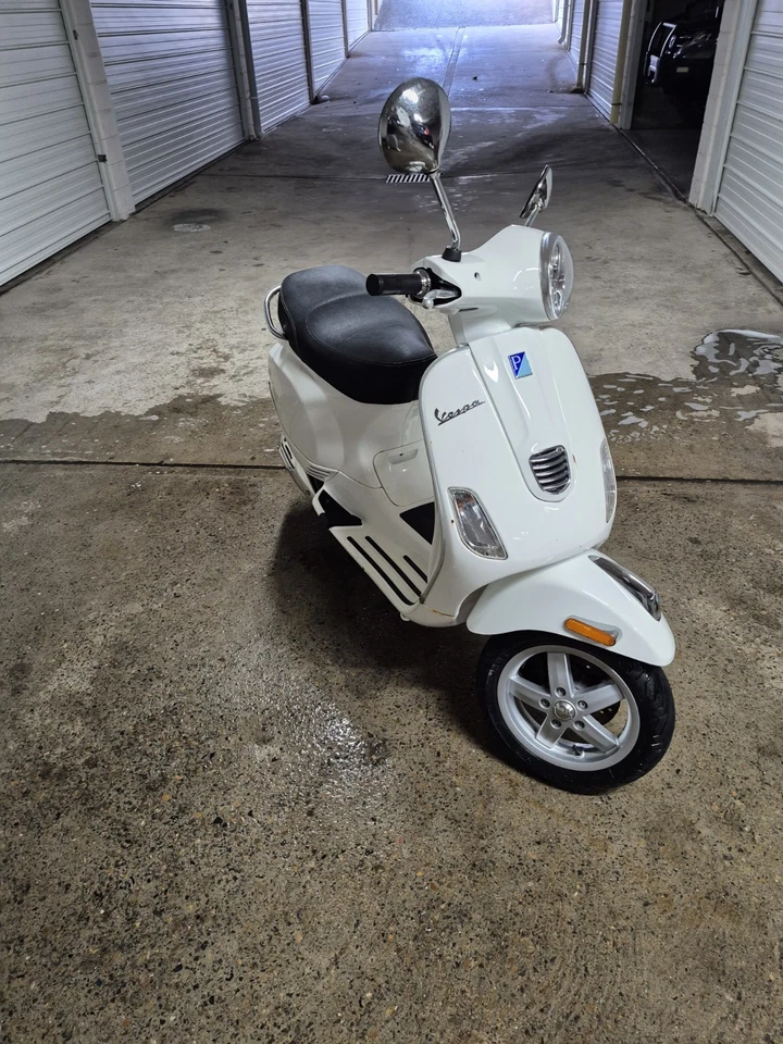 Vespa LX150 IE V3 - image 2 of 4