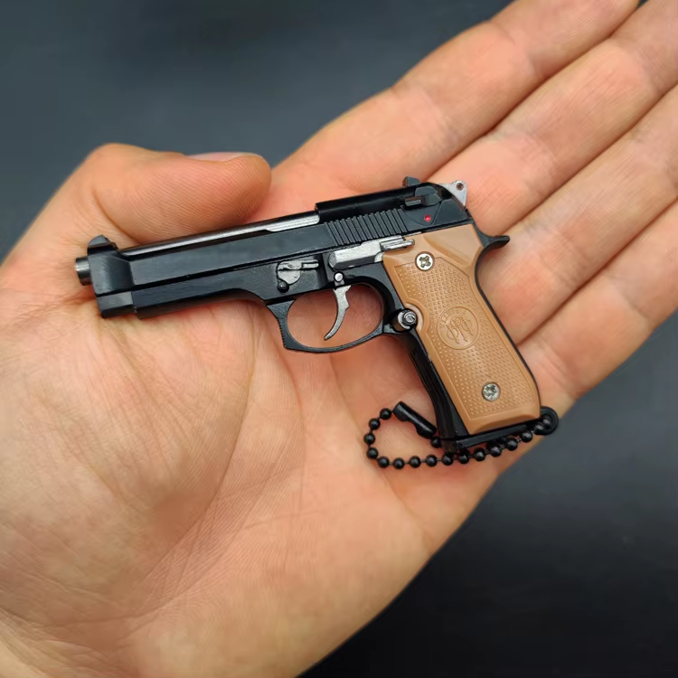 – Pistola Gangsta Action Ornament Keychain Model Pistol Mini DoxiGlobal Amazon.com: Memories 洋楽