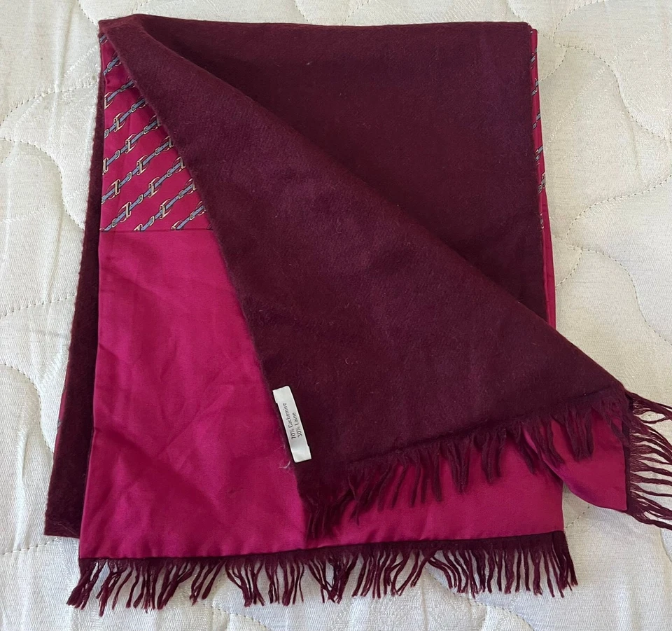 S4# Hermès réversible rectangle Silk scarf red 53/15 inch made in France - Image 4 of 4