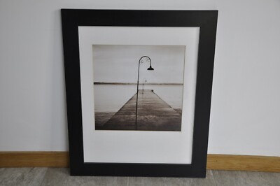 Ruhiger Holz Pier Meereslandschaft Seenlandschaft Wandbild gerahmt Sepia Druck Bild Deko