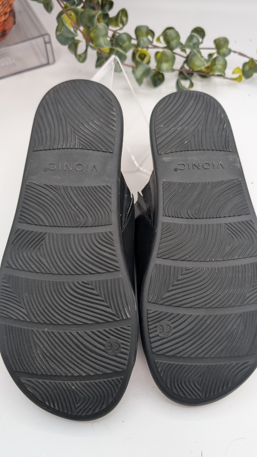 Vionic Cindy Black Leather Toe-Loop Slide Sandals… - image 5