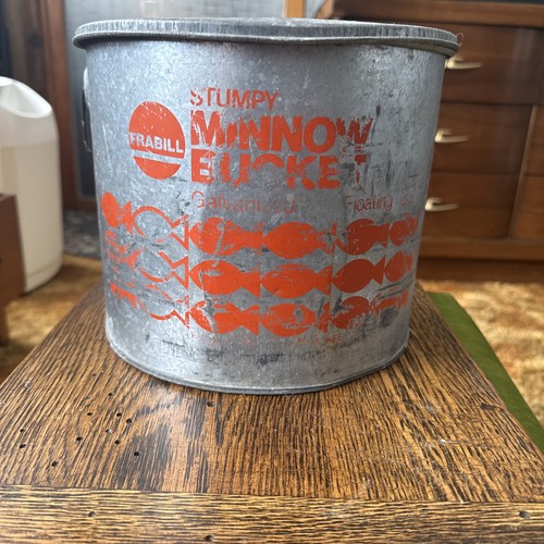 Vintage Milwaukee Wisconsin Stumpy minnow floating galvanized bucket Star Lid