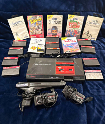 SEGA Master System Console Bundle w/ Controllers & Light Phaser + 20 games