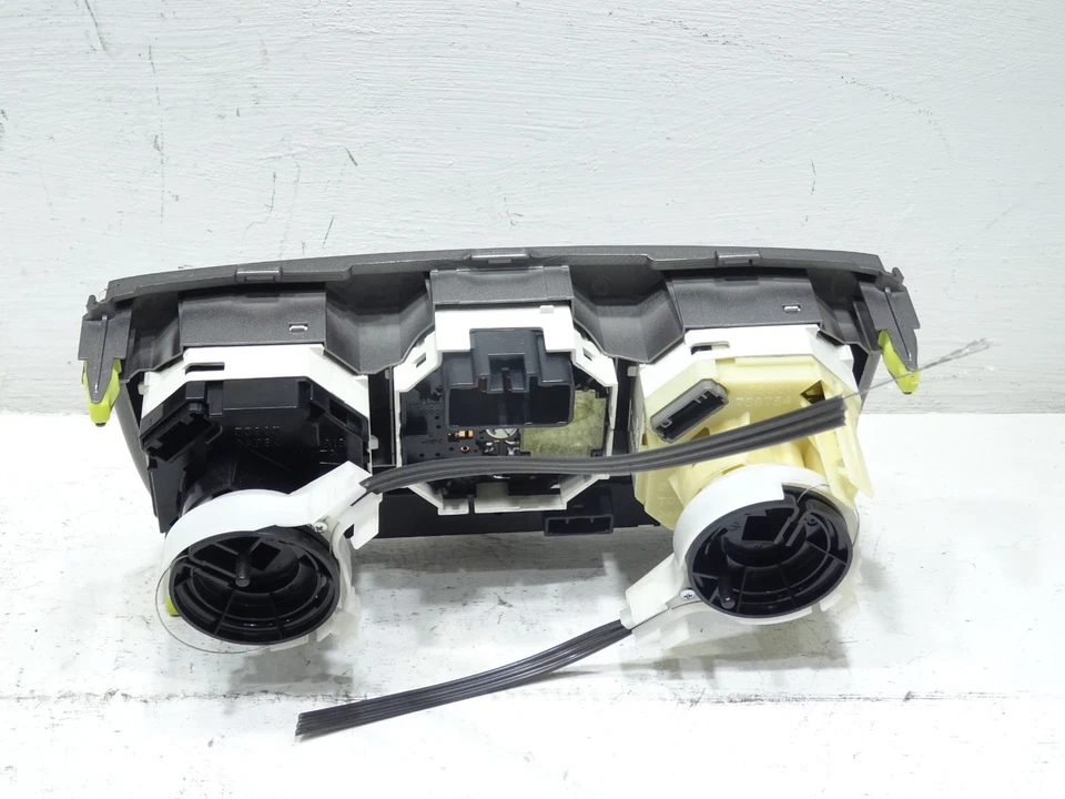 2007 TOYOTA AURIS HEATER CLIMATE CONTROL UNIT 55406-12410 - Image 4 of 4