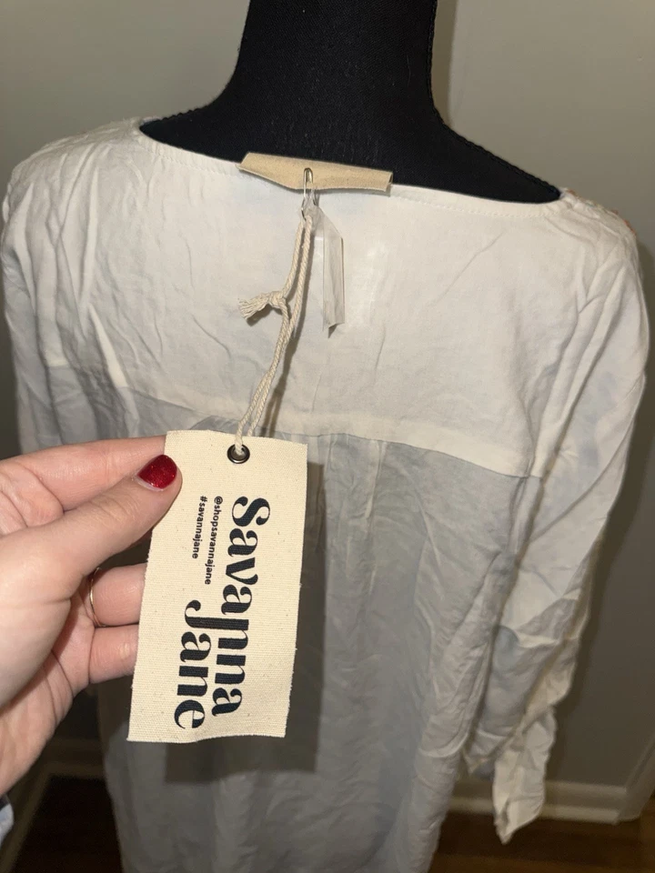 Savanna Jane NWT embroidered Aztec V-neck tunic top Size 1X white Boho western - Image 4 of 4