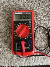 EverStart  300V Digital Multimeter 10711WDI - Black and Red Great Condition 