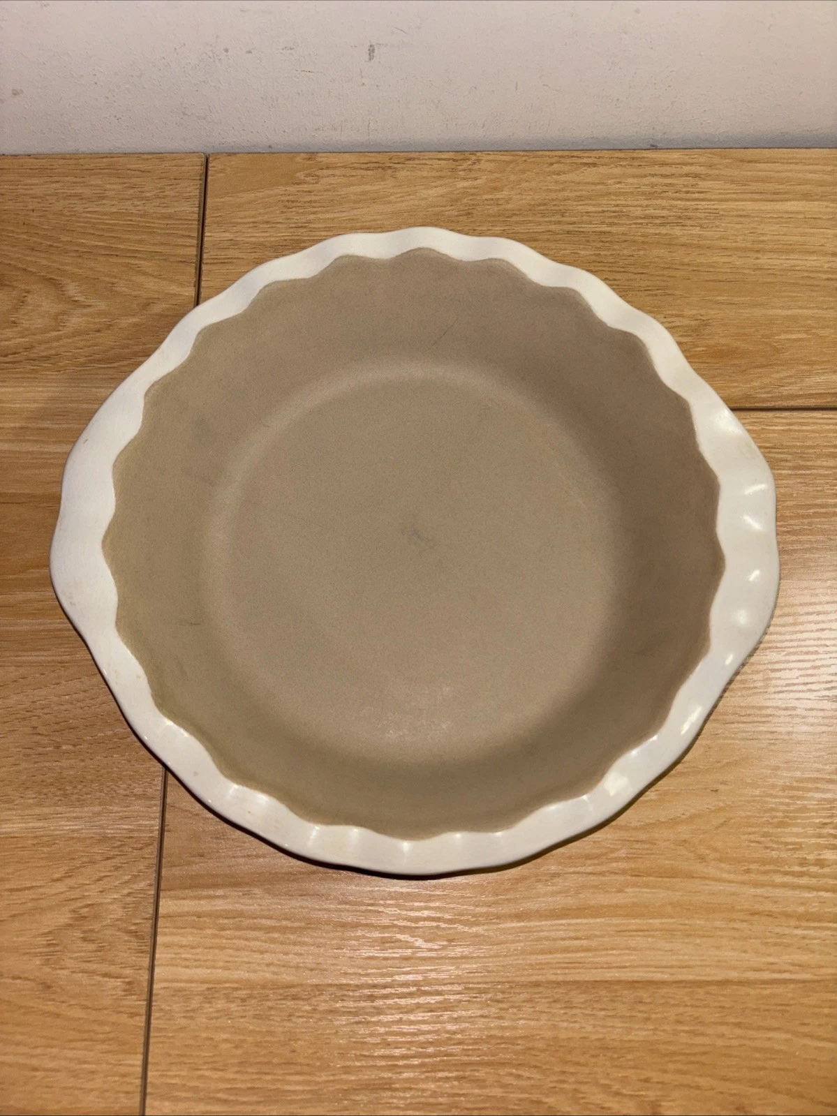 Pampered Chef Family Heritage Stoneware 9" Scalloped Deep Dish Pie Plate #061102