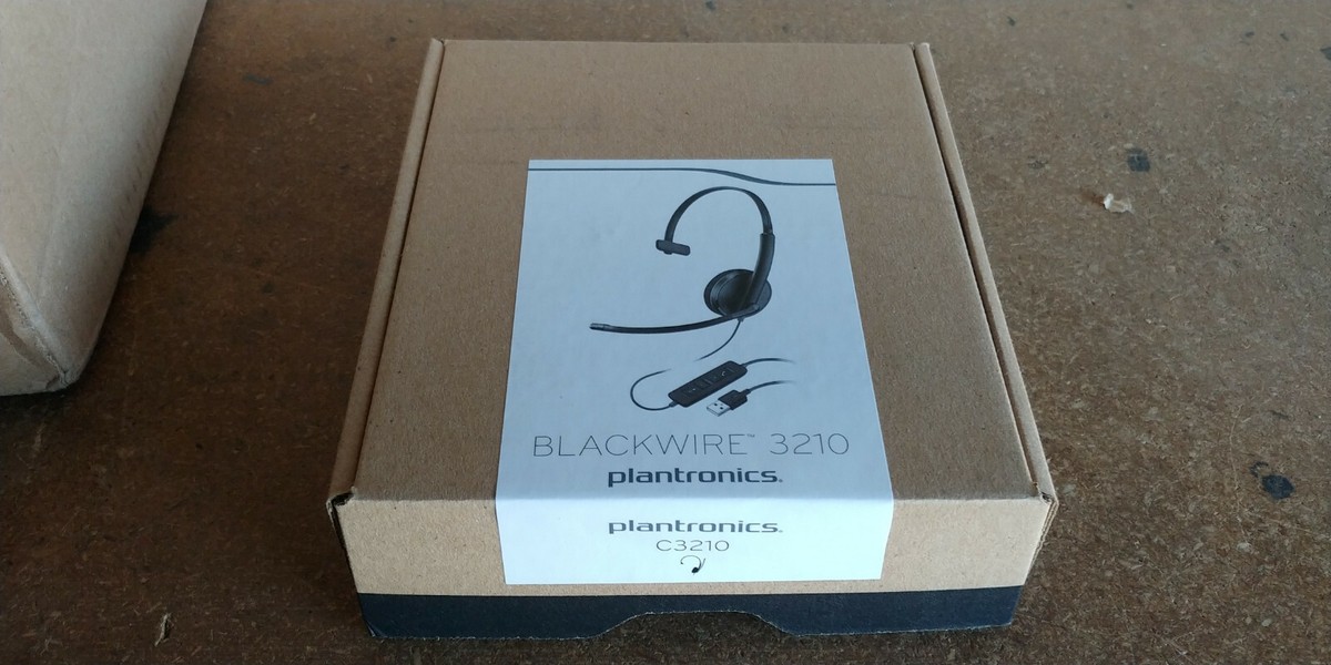 NEW IN BOX* Plantronics Blackwire C3210 209744-22 Monaural USB