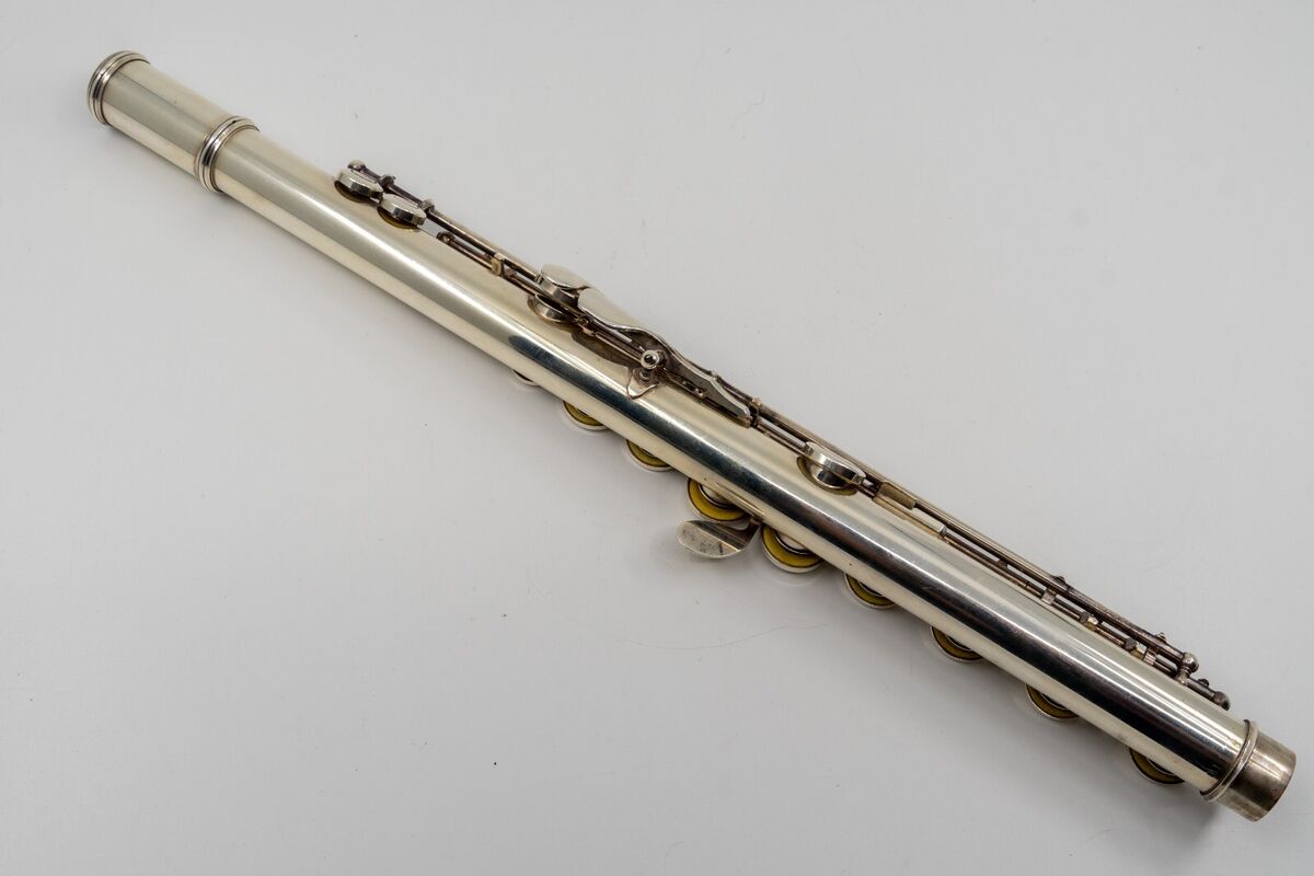 Yamaha YFL-421 Intermediate Silver Flute | eBay Yamaha YFL-421 Intermediate Silver Flute | eBay