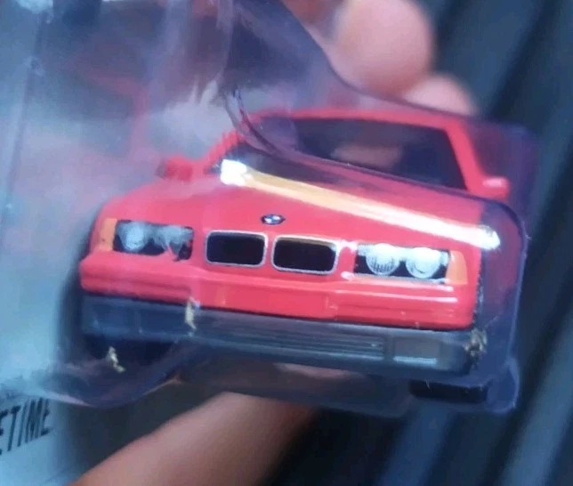 Matchbox BMW 318 Ti First Edition 2025 1:64 - Immagine 2 di 4