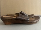 Born Sandals Women’s 8 Shoes Brown Leather Slip On  Wedge Heels Floral — photo 3